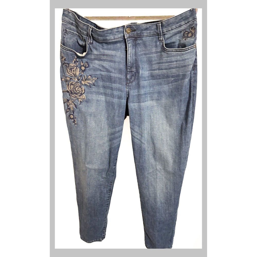 St. Johns Bay Womens Floral Embroidered Skinny Jeans Blue Medium Wash Size 18T